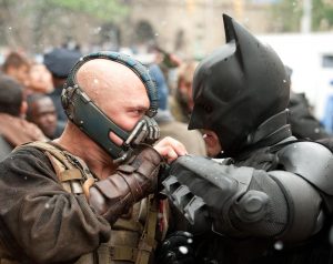 Batman affronter Bane © facebook officiel The Dark Knight Rises