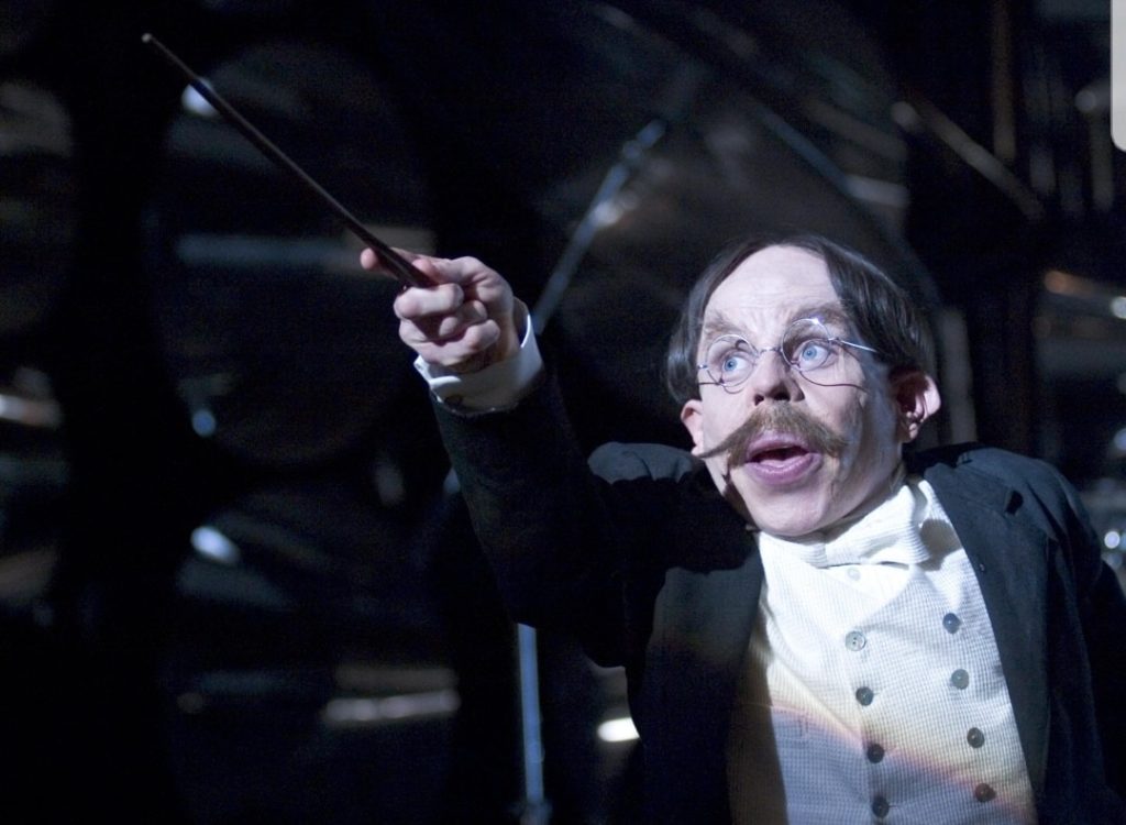 Warwick Davies incarne le professeur Flitwick dans la saga Harry Potter