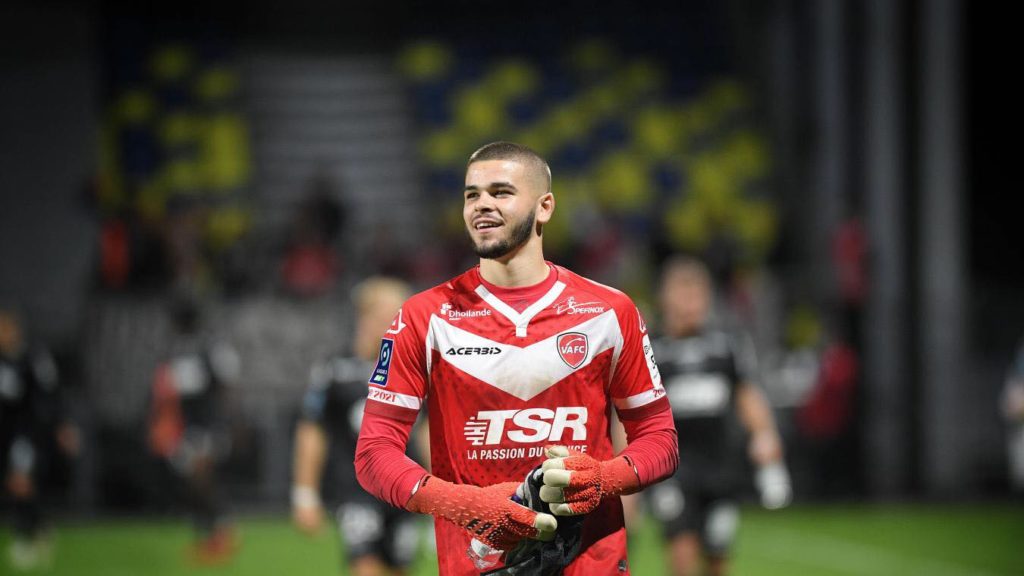 Lucas Chevalier a aidé Valenciennes à se maintenir en Ligue 2