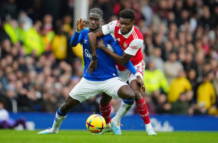 Amadou Onana pourrait rejoindre Arsenal